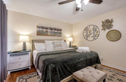 BallenIsles House | Townhome in PBG, king bed, pergola, BBQ & fire pit