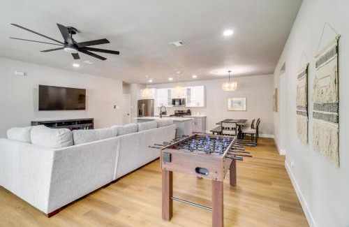 Central Arlington House | Townhome Near ATandT Stadium Great for Game Day!