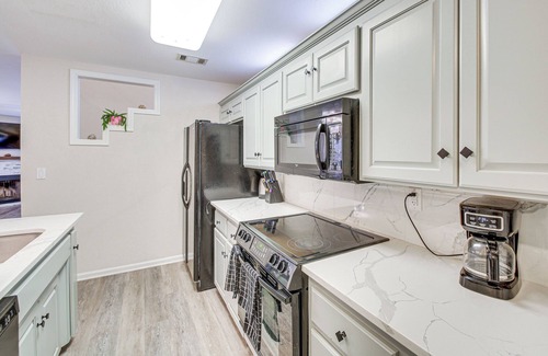 Hot Springs House | Townhome Near Lake Hamilton & Race Track!