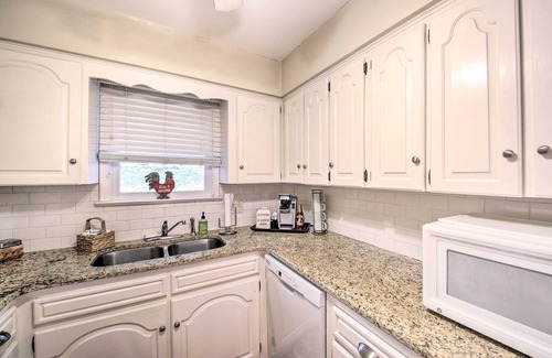 Hot Springs Village House | Townhome on Lake Desoto: Deck + Water Views!