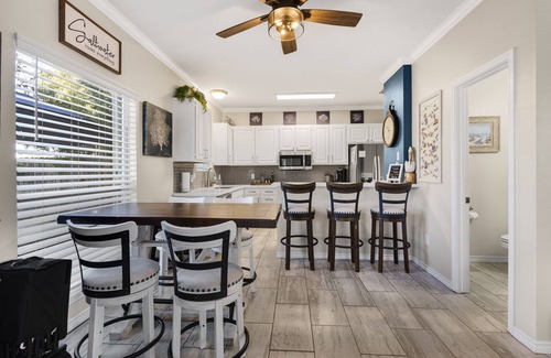 Corpus Christi House | Townhome on the water, green light fishing, pool, arcade machines