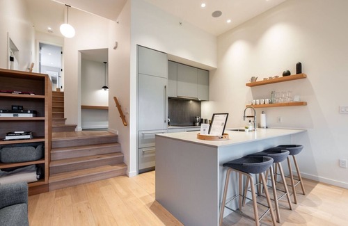 Blueberry Hill Condo | Townhome | Pets | BBQ | Free park | SmartTV | Wifi