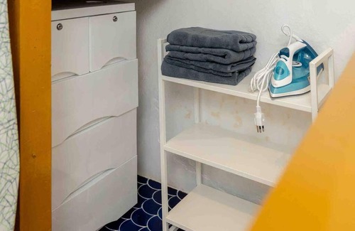 Yan Nawa House | Townhome w/workstation-2mins to food-fun-metro