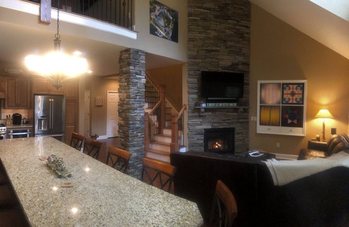Bolton Landing House | Townhome with 5 Bedroom 3.5 Baths. Sleeps upto 14.