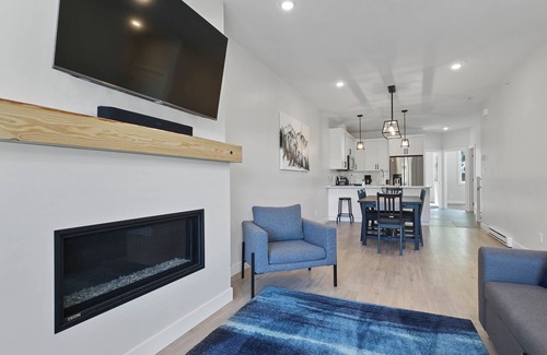Sun Peaks House | Townhome with Garage, 3 Bedrooms and Hot Tub