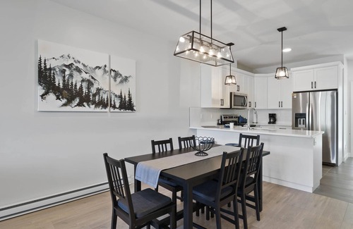 Sun Peaks House | Townhome with Garage, 3 Bedrooms and Hot Tub
