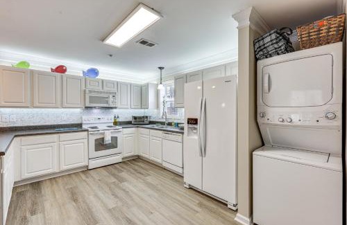 White Lake House | Townhome with Outdoor Pool and White Lake Access!