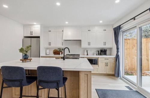 Collingwood House | Townhome with Private Hot Tub, 10 Mins to Village! - 161 Vacation Inn