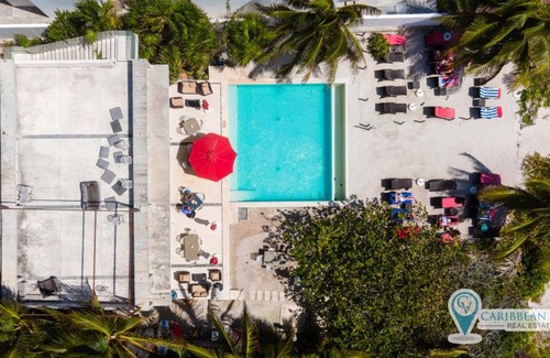 Akumal Villa | Townhome with private Rooftop & Jacuzzi - Beach across street