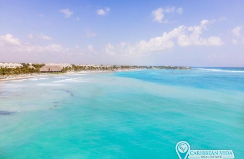 Akumal Villa | Townhome with private Rooftop & Jacuzzi - Beach across street