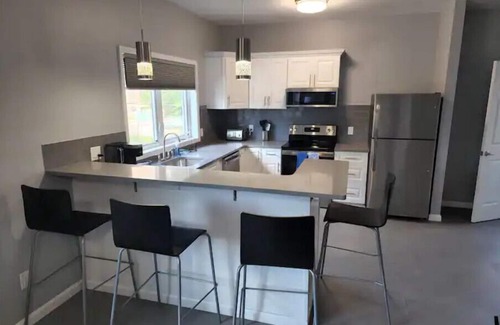 Downtown Niagara Falls House | Townhomes at the Falls - 314 F Upper - Buffalo Aven2 Blocks from the Falls!