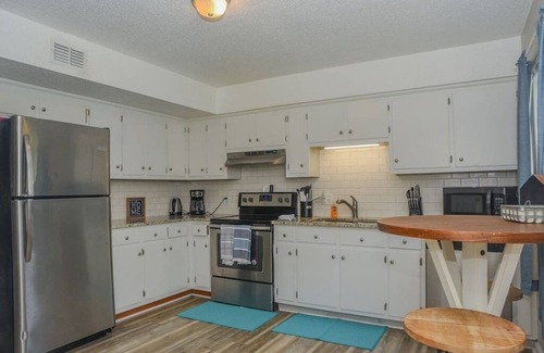 Grand Bay Apartment | Townhomes Near the Bay - #2