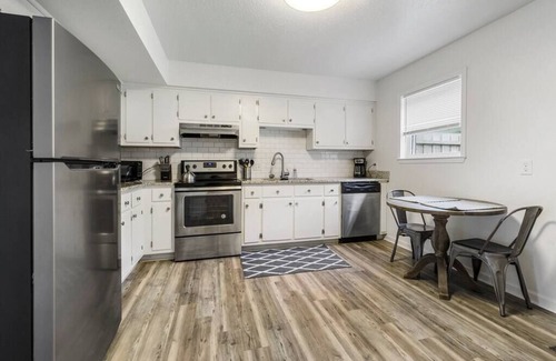 Grand Bay Apartment | Townhomes Near the Bay - #3