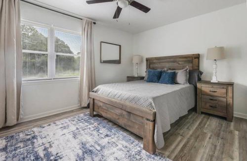 Grand Bay Apartment | Townhomes Near the Bay - #3
