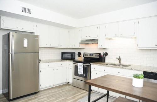 Grand Bay Apartment | Townhomes Near the Bay - #7