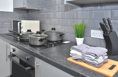 Crewe House | Townhouse @ 101 Lord Street Crewe – Superior Double with TV
