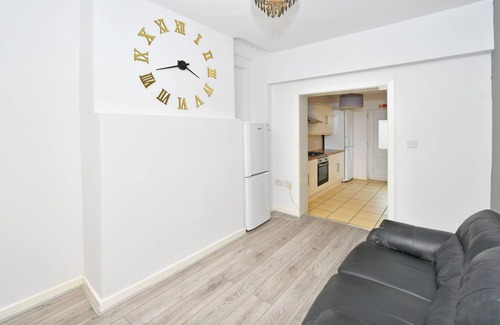 Crewe House | Townhouse @ 115 Walthall Street - Double Ensuite