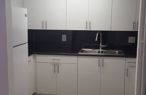 Country Club House | Townhouse 15 minutes away from hard rock staduim