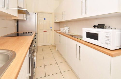 Crewe House | Townhouse @ 178 Ruskin Road Crewe - Superior Double Ensuite With TV
