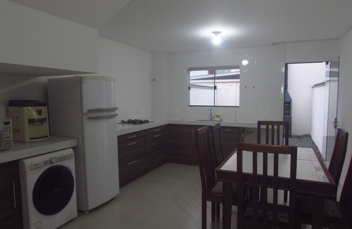 Itacolomi House | Townhouse | 450m beach| 2 suites and air| 2 vacancies | Barbecue| wifi| Beto Carrero