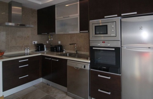 Salir do Porto House | Townhouse 6 pers. with communal swimming pool near the sea