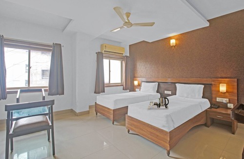 HITEC City Hotel | Townhouse 692 Hotel Nera Regency