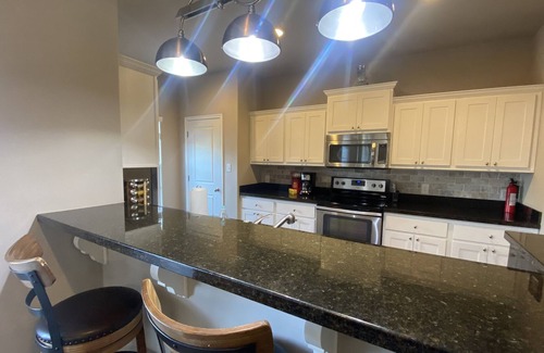 Wellborn House | Townhouse 7 minutes from Kyle Field
