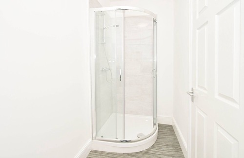Crewe House | Townhouse @ 86 Brooklyn Street Crewe - Whole 4 Bedroom House