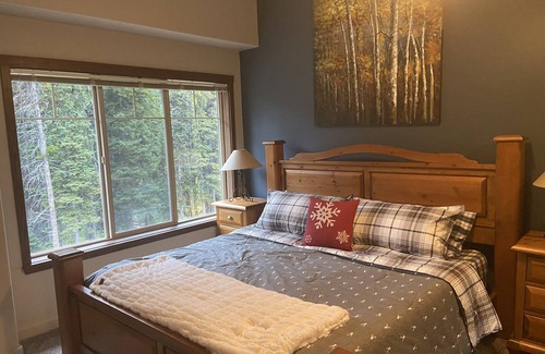 Okanagan-Similkameen Hotel | Townhouse backing onto the skating loop