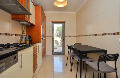 Vale Navio Villa | Townhouse Branqueira OCV - 10min Beach