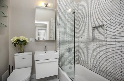 Greenwich Village Apartment | Townhouse Chic 1B/Quiet, with Washer/Drier, High Ceilings