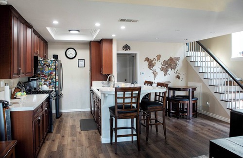 North Tustin House | Townhouse close to it all