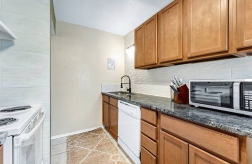 College Station House | Townhouse Home Away from Home - 2 miles to Texas A&M