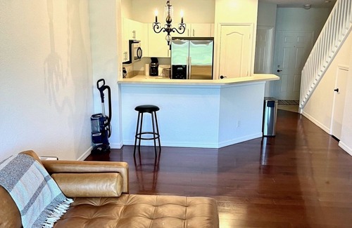 Diplomat House | Townhouse in Gated Community