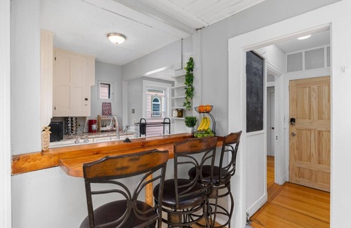Providence Apartment | Townhouse In Providence close Brown/JWU/Hospitals
