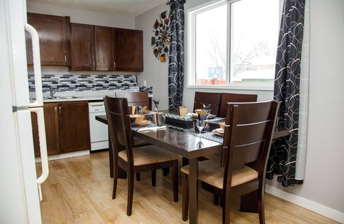 Fort Gary House | Townhouse in St Norbert, near UofM,nSafe neighborhood, near grocery store, par