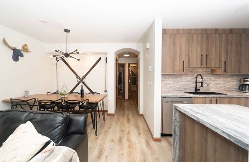 Village North House | Townhouse in Village: Private Hot tub! King Bed, Snowshoes, Bikes + Free Parking