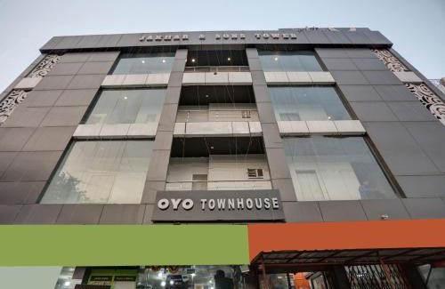 Janakpuri Hotel | Townhouse Nangal Raya Pankha Road