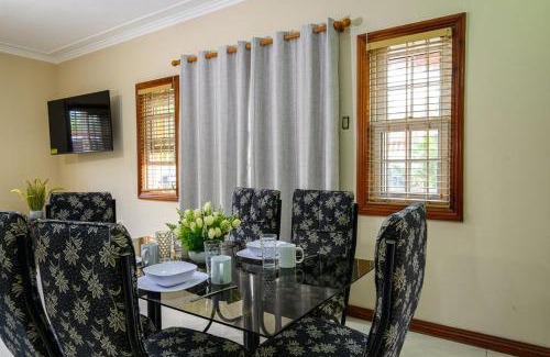 New Kingston Apartment | Townhouse Near AC Hotel - Pool - Kingston