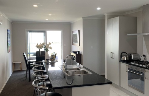 Hamilton North Apartment | Townhouse Near City Centre, River & Stadium
