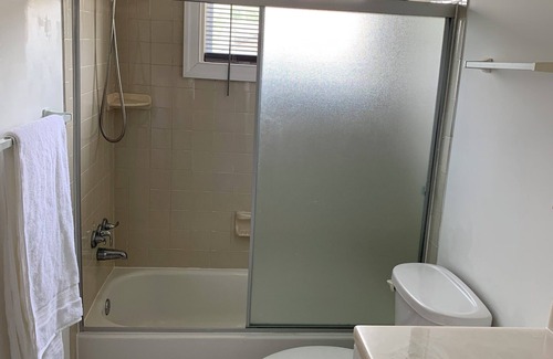 Parkville House | Townhouse near to Towson center and Parkville, EV charger available.