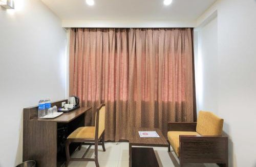 Sayajiganj Hotel | Townhouse Oak Hotel Surya Vadodara