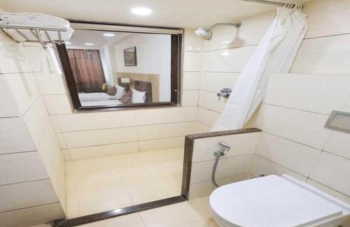 Sayajiganj Hotel | Townhouse Oak Hotel Surya Vadodara