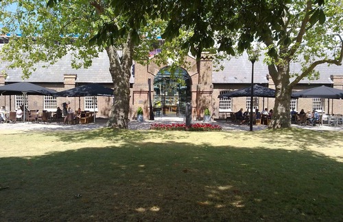 Woolwich House | Townhouse Overlooking Park Borough Of Greenwich. near Elizabeth Line Station