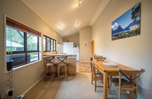 Te Anau House | Townhouse Retreat - Te Anau Getaway