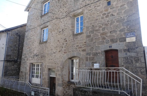 Eymoutiers House | Townhouse St Jacques, on the pilgrimage route, heart of medieval Eymoutiers