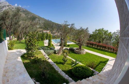Drobnici Villa | Townhouse Virginia