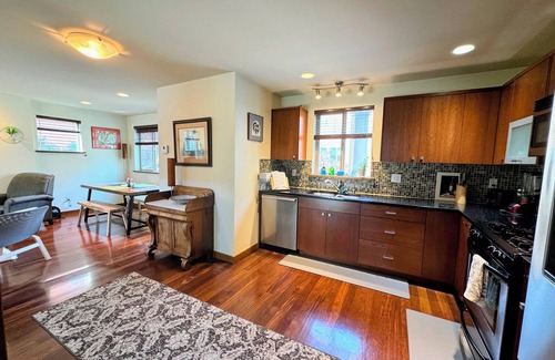 Seaview House | Townhouse West Seattle Abode!