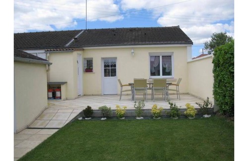 Sille-le-Guillaume House | Townhouse with outdoor space