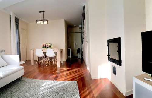 Latas House | Townhouse with barbecue and terrace with glazed enclosure